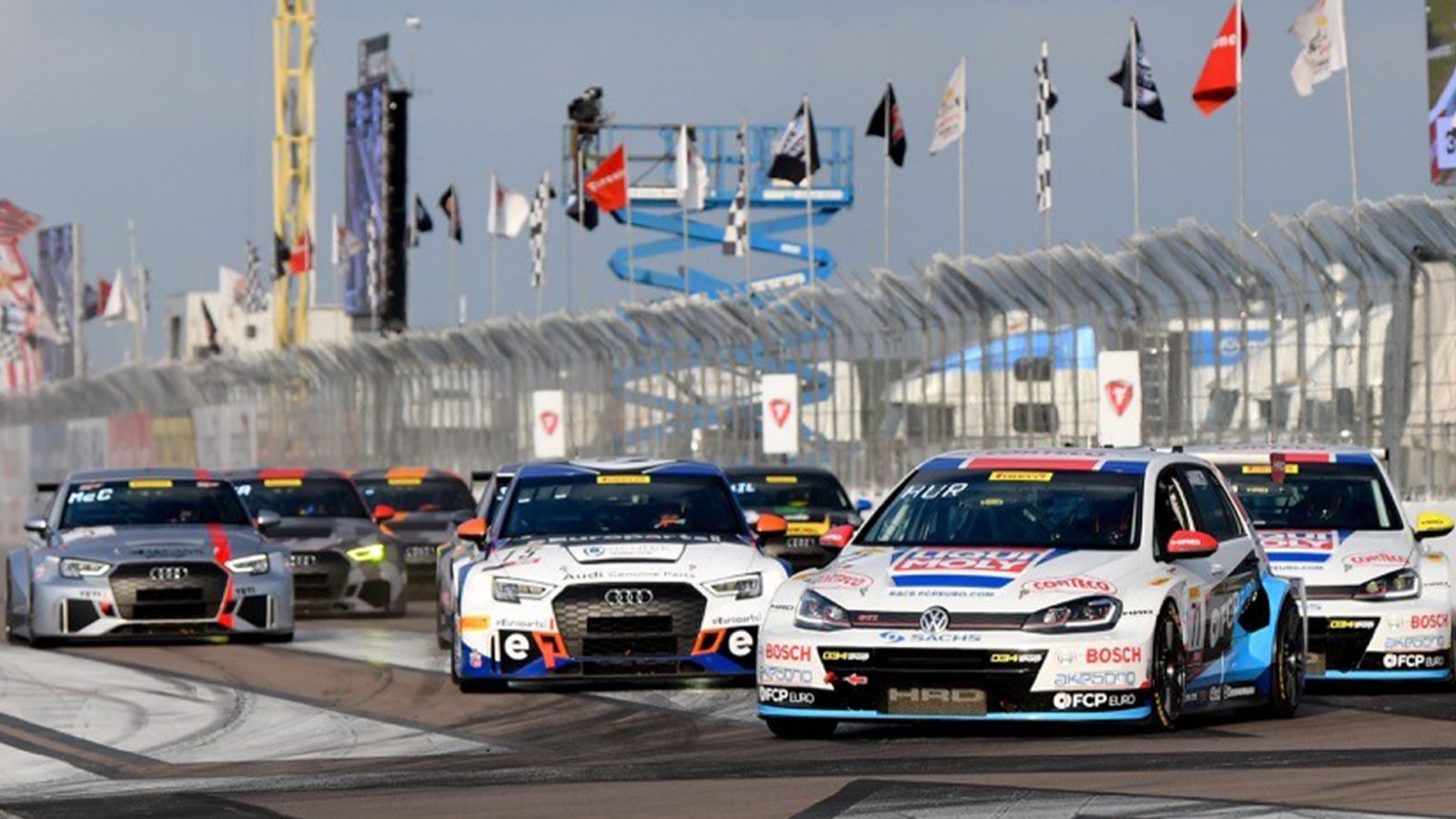 Hurczyn Holds Off Walker to Win Dramatic Race 1