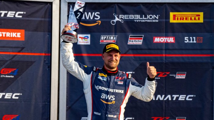 DXDT Celebrates Double-Podium Weekend in Florida Sun